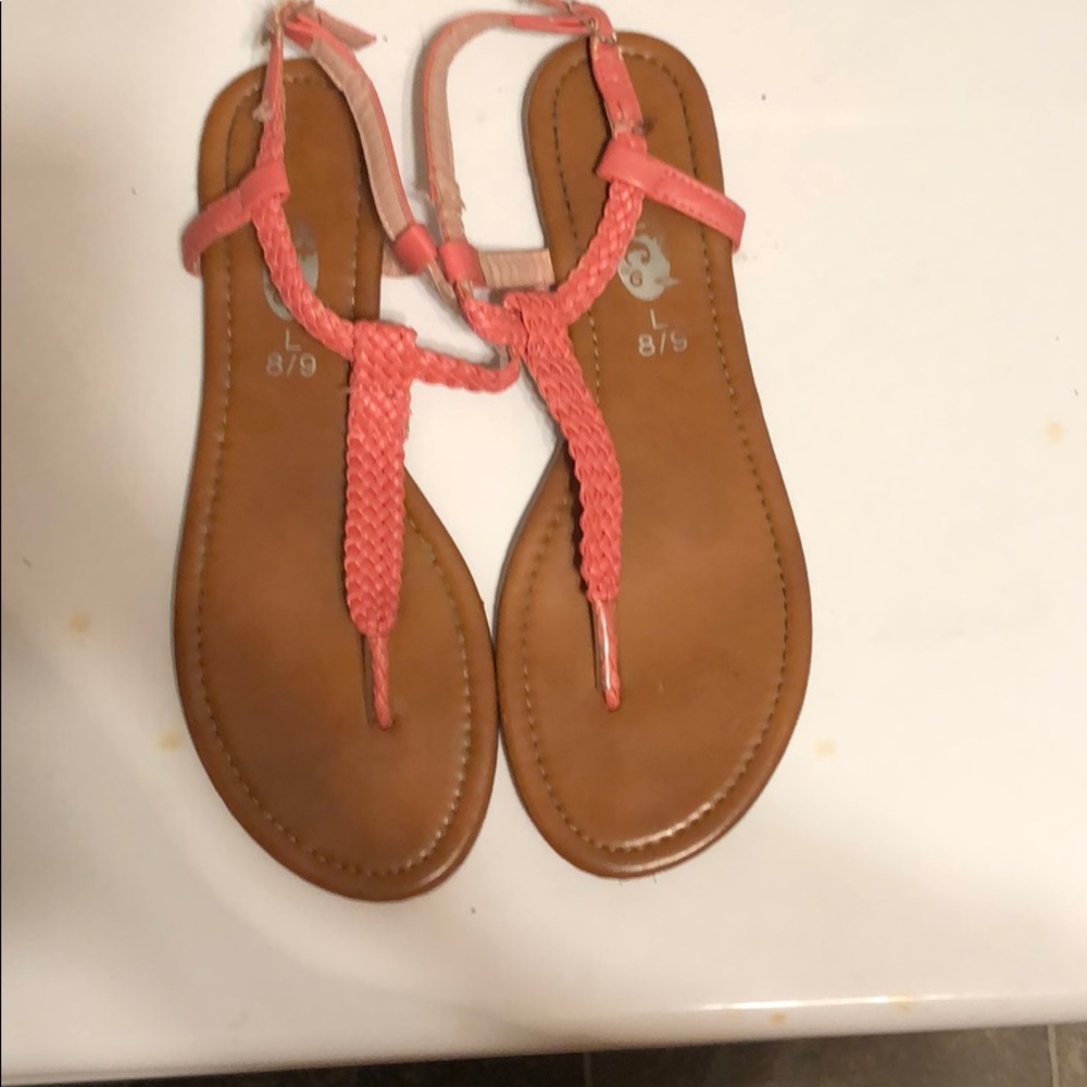 Thong sandals